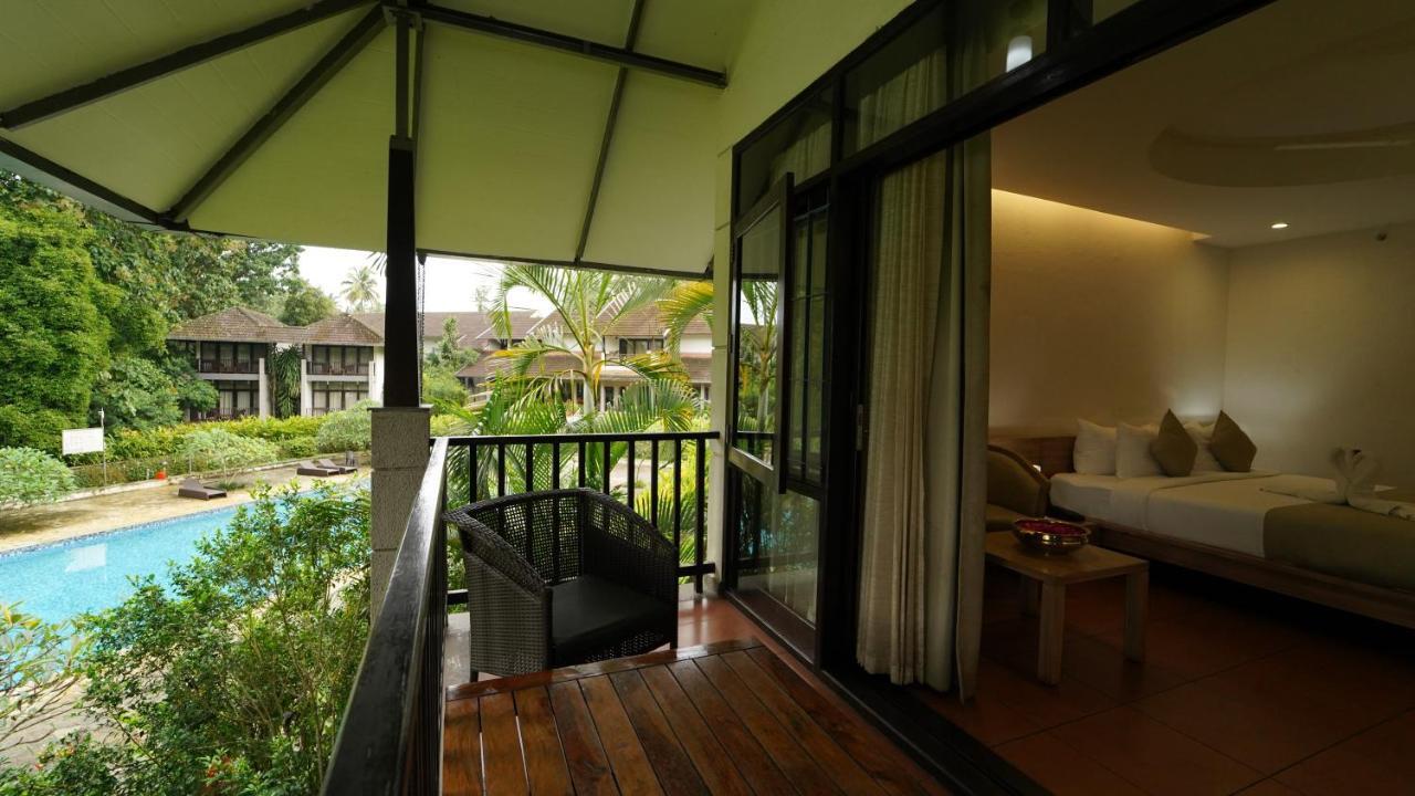 Hotel Whispering Waters Malayāttūr Exterior foto