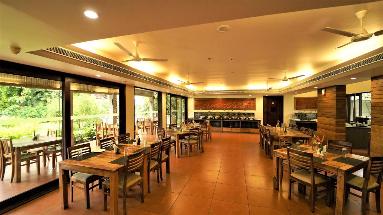 Hotel Whispering Waters Malayāttūr Exterior foto