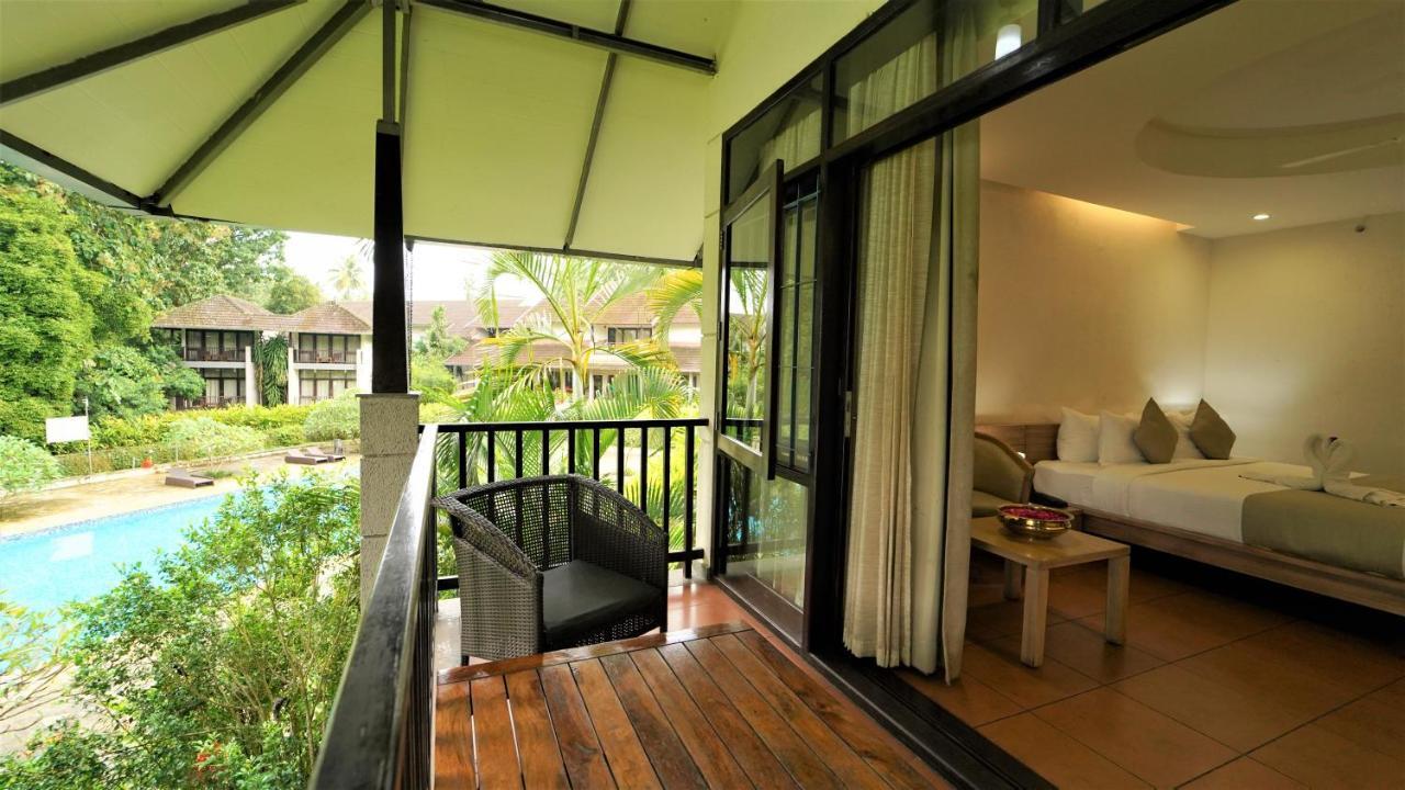 Hotel Whispering Waters Malayāttūr Exterior foto